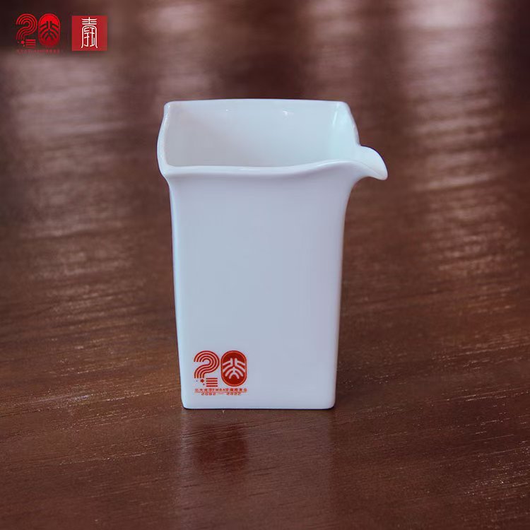 景德钰青定制 •【北大光华EMBA华南校友会20周年嘉宾礼 •青花玲珑山水茶器】