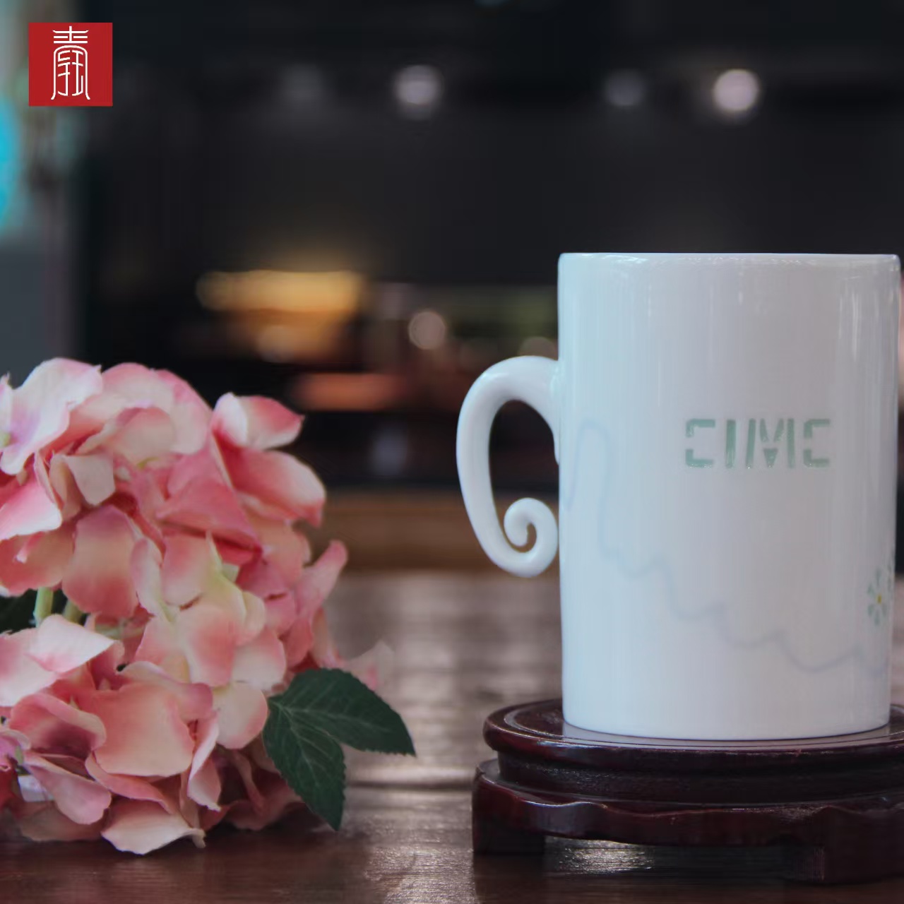 景德钰青定制 •【中集集团CIMC • 弯耳马克杯】