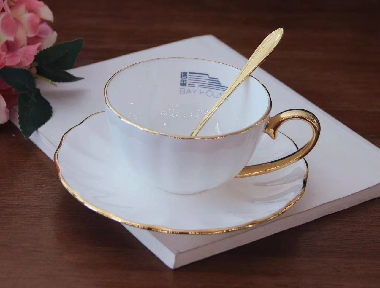 景德钰青 | 给女士送礼总被嫌弃？31年陶礼专家教你用这招优雅破局