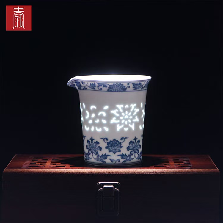 景德钰青•【青花玲珑缠枝莲纹茶器】