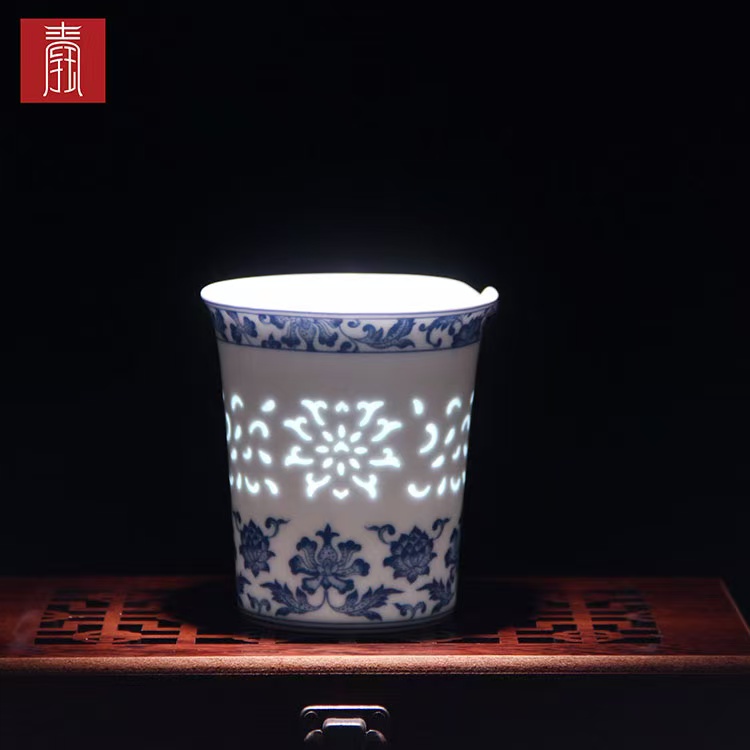 景德钰青•【青花玲珑缠枝莲纹茶器】