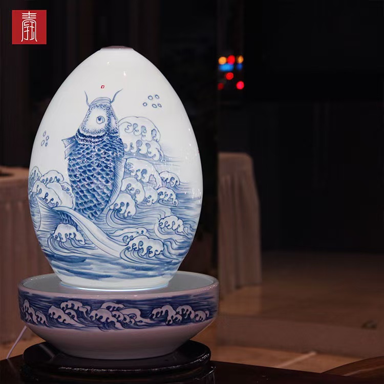 景德钰青·财源滚滚流水瓶【青花鱼化龙】