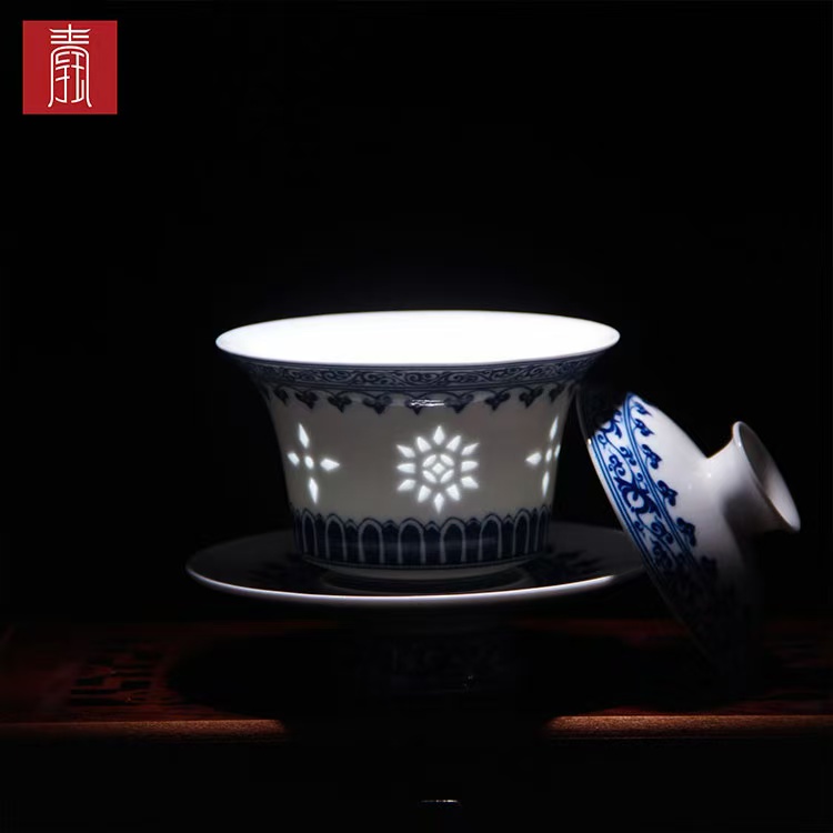 景德钰青•【青花玲珑缠枝如意茶器】