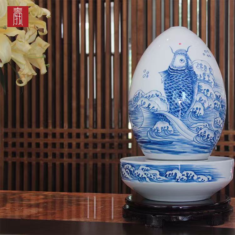 景德钰青·财源滚滚流水瓶【青花鱼化龙】