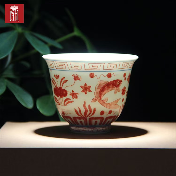 景德钰青•高品【釉里红鱼藻纹 】