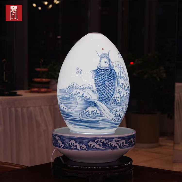 景德钰青·财源滚滚流水瓶【青花鱼化龙】