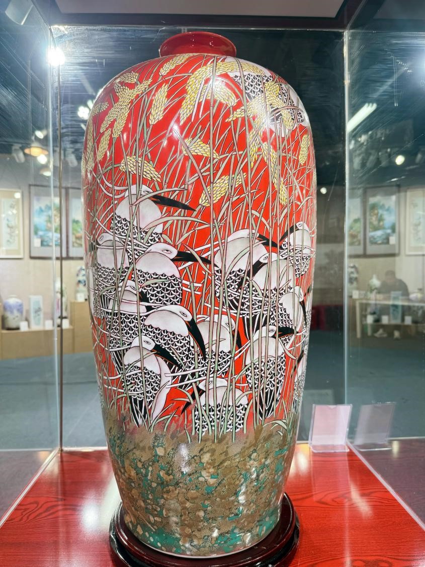 白金汉宫收藏的现代中国陶瓷【岁岁和合-宁钢】空降景德钰青艺术瓷基地