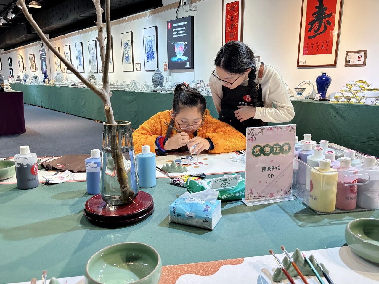 儿童节童趣｜非遗瓷彩绘DIY，守护孩子的小美好